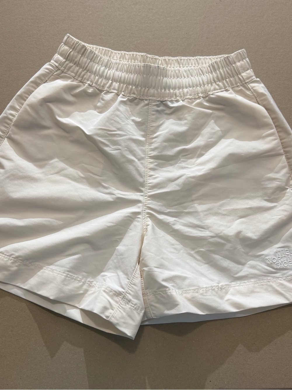 The North Face Women's XS Cream Pull-On Shorts Active Gorpcore Preppy Summer